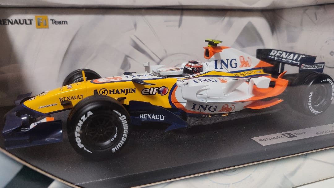 1/18 ルノー R27 ヘイキ・コバライネン