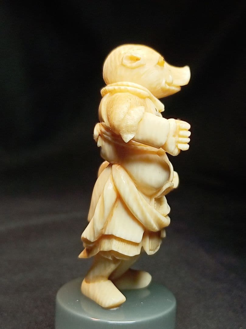 阿部賢次 「猪 」十二神将 高円宮コレクションの物と同手 現代 根付