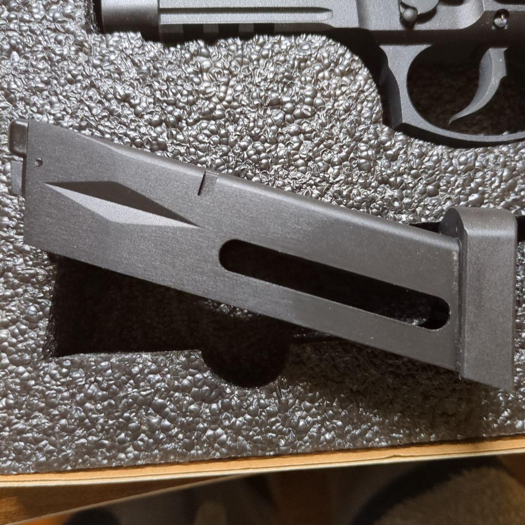 タニオコバ バトン BM-9 CO2GBB+予備マガジン