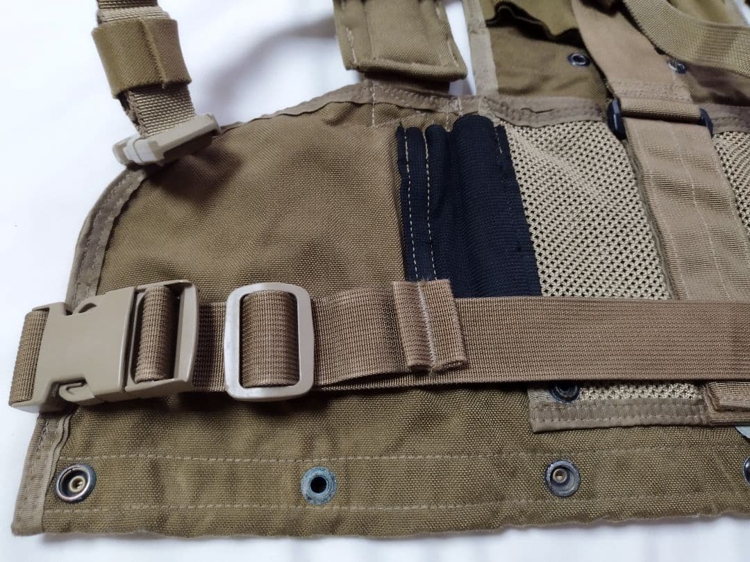 (P-11)USMC.ローデシアンリーコンベスト　海兵隊　実物　ユーズド