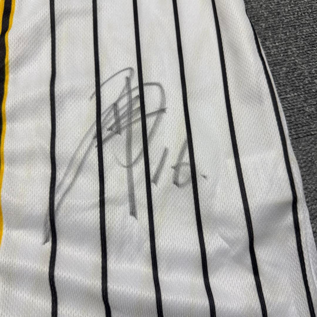 阪神タイガース 西勇輝直筆サイン入り 子供用ユニフォーム