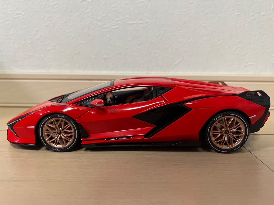 ランボルギーニ シアン ミニカー 1/18 H102