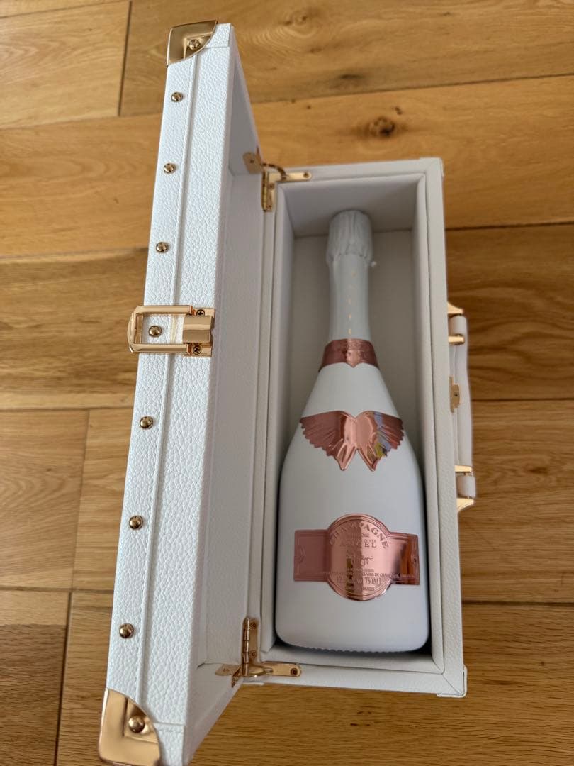 ANGEL シャンパンケース ホワイト　たけるさん専用