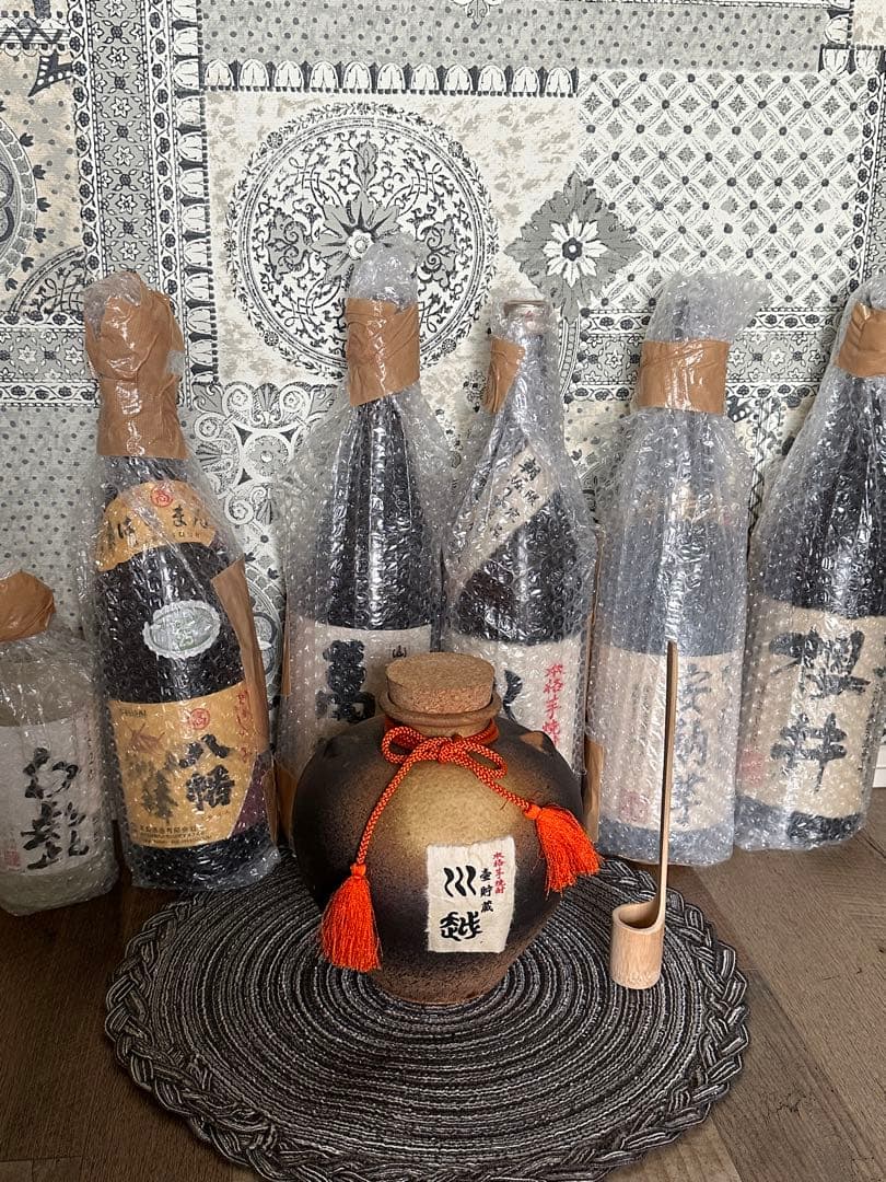 川越ツボと、本格芋焼酎 5本と、牛蒡焼酎の全部で6本