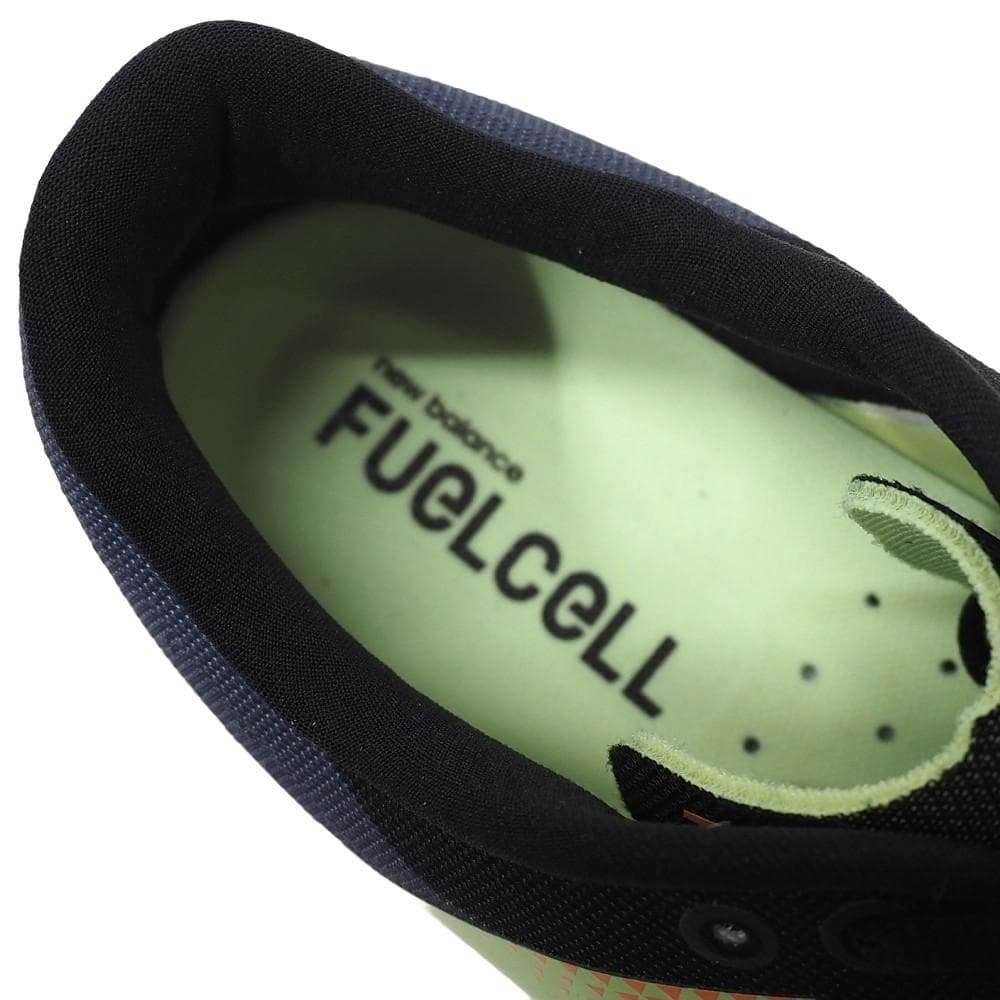 B07318 未使用 new balance FuelCell Rebel v4