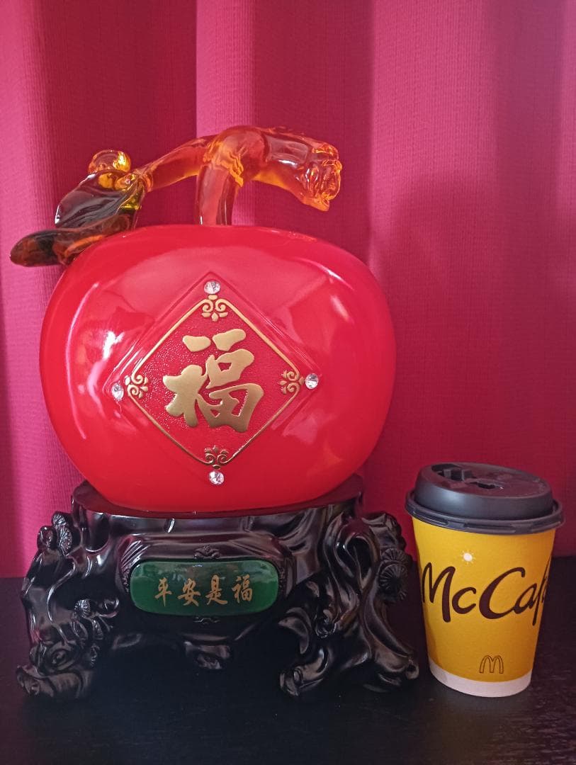 風水アイテム　赤い林檎(りんご)の置物　貯金箱