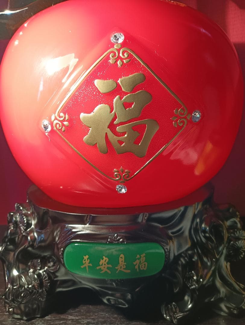 風水アイテム　赤い林檎(りんご)の置物　貯金箱