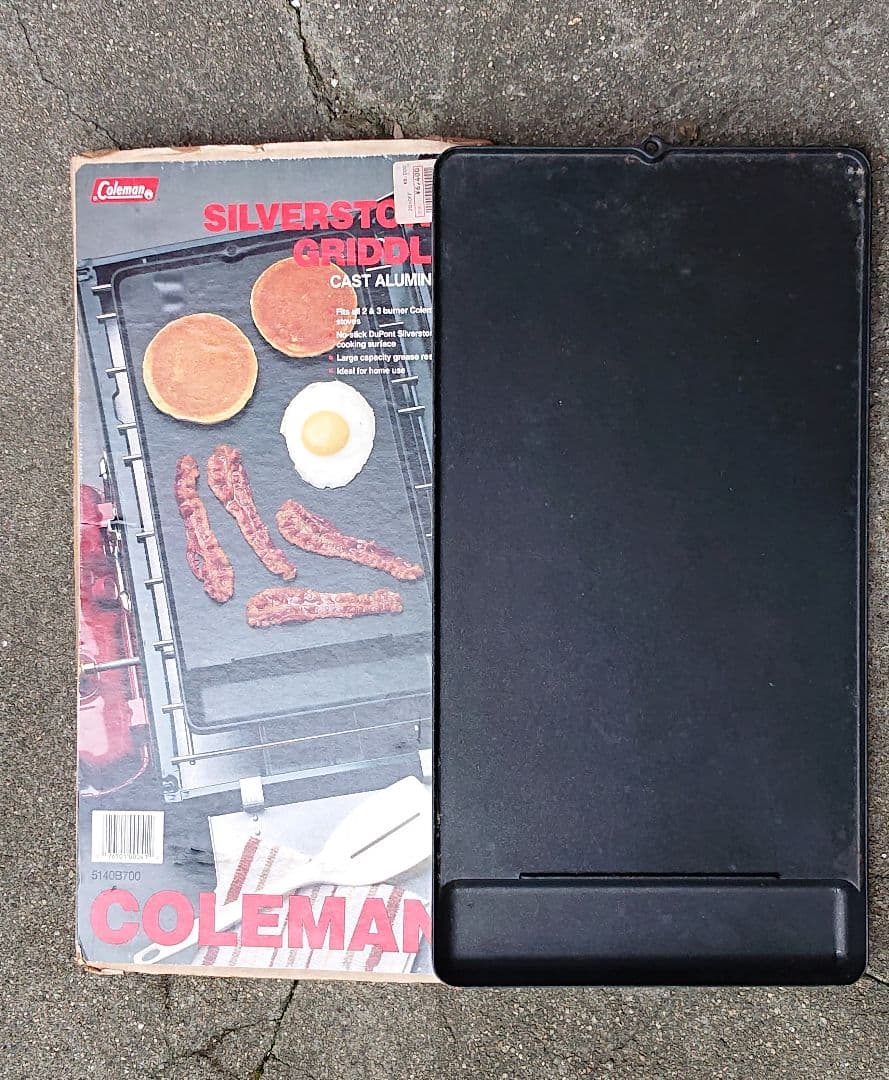 Coleman 2バーナー・シルバーストーングリドル等7点まとめ売り(匿名配送)