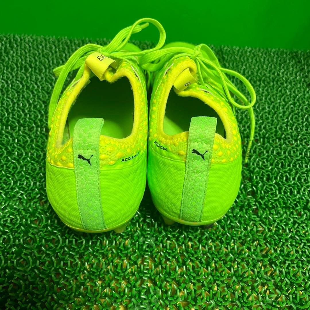 プーマ サッカースパイクエヴォパワー VIGOR 1 FG(グリーン×ブラック)