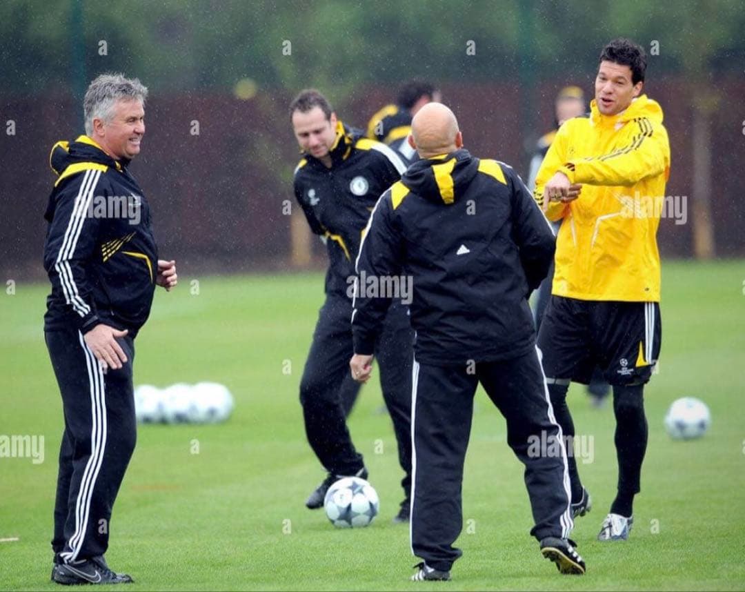 【希少】adidas チェルシー　UEFAチャンピオンズリーグ ジャケット L