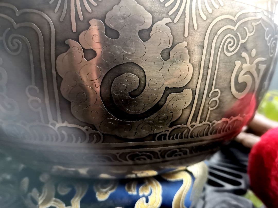 【フルムーン】 特大・カービング シンギングボウル