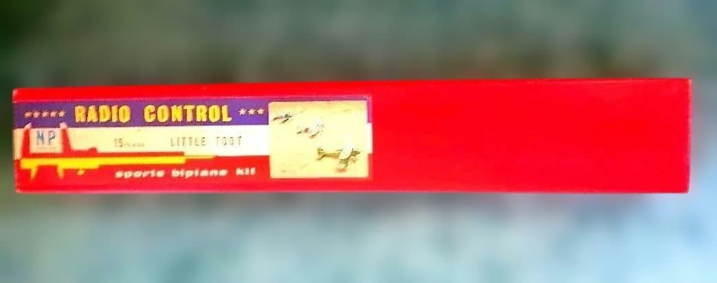 リトルトートバルサ複葉機