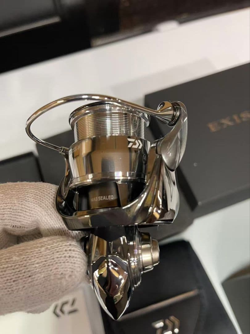 超美品ダイワ　22EXIST SF2000SS-P