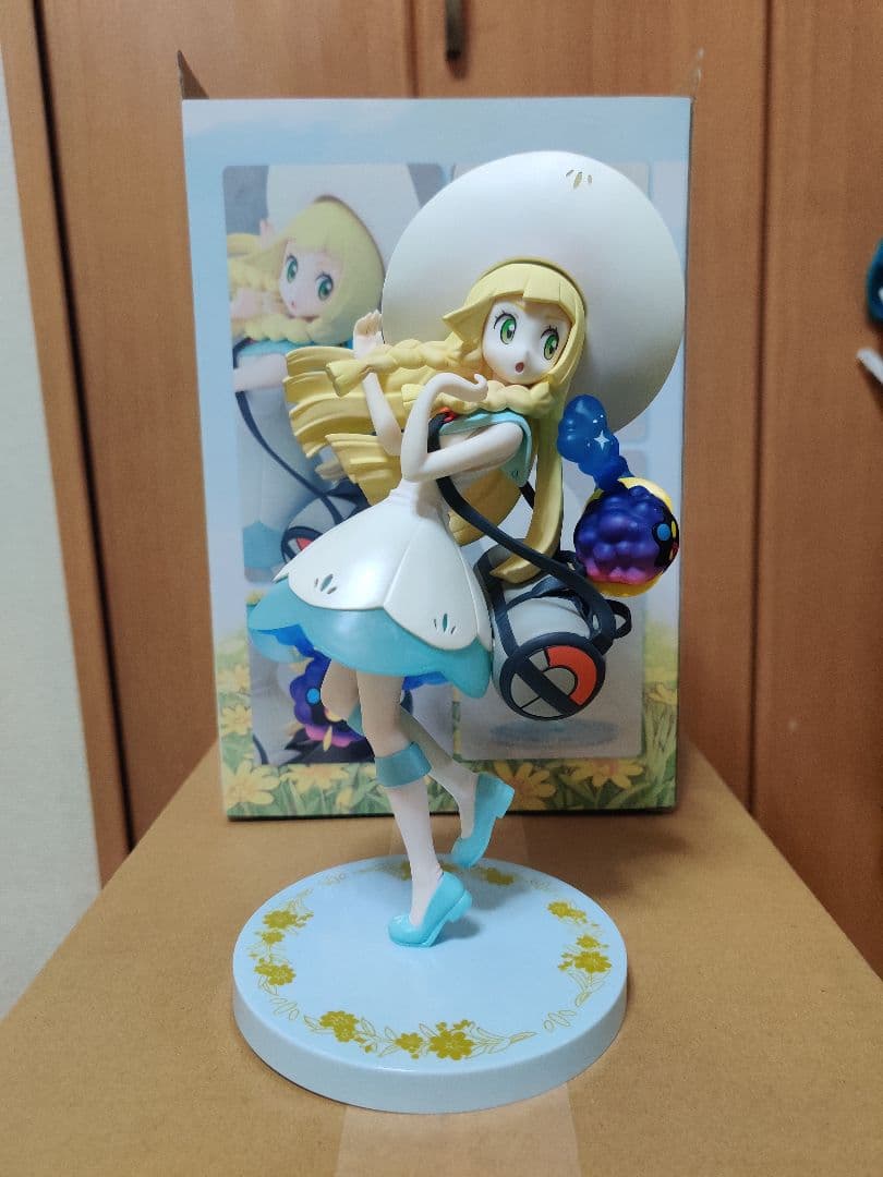 リーリエ＆コスモッグ フィギュア