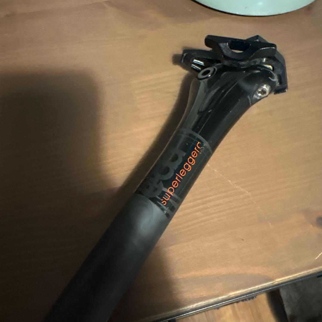 DEDAスーパーレジェロ カーボンシートポスト