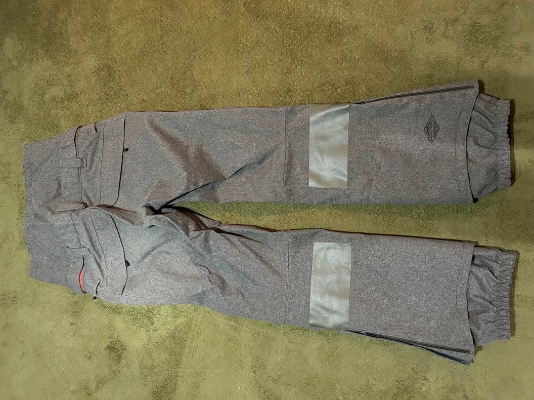 Columbia スノーボードウェア 男性用 ベージュ/ネイビー上下セット