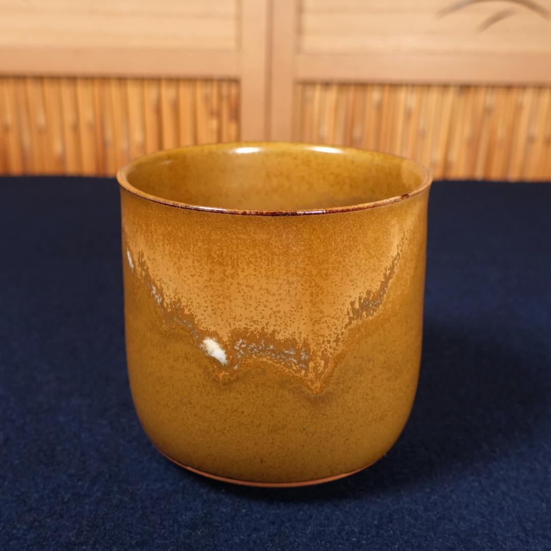 高取焼宗家 十一代 高取静山 秀逸作 高取筒茶碗 共箱 茶道具