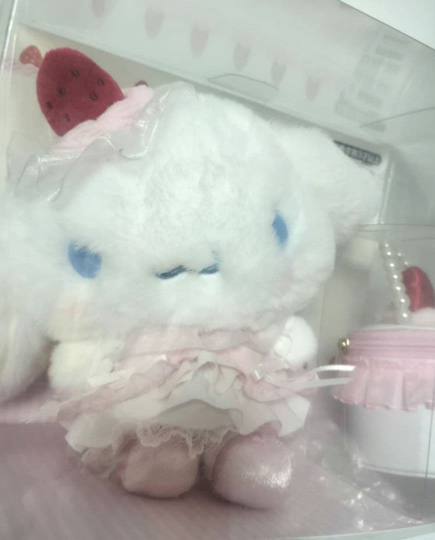 サンリオ　いちごホイップケーキ　ぬいぐるみ　アクセサリーセット　シナモロール