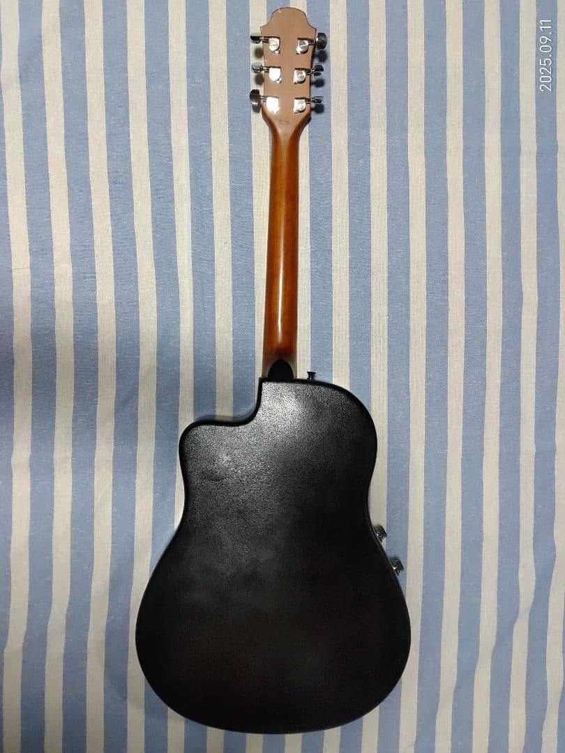 90年代のARIAのABSファイバー・エレ・アコースティックギターAMB-35