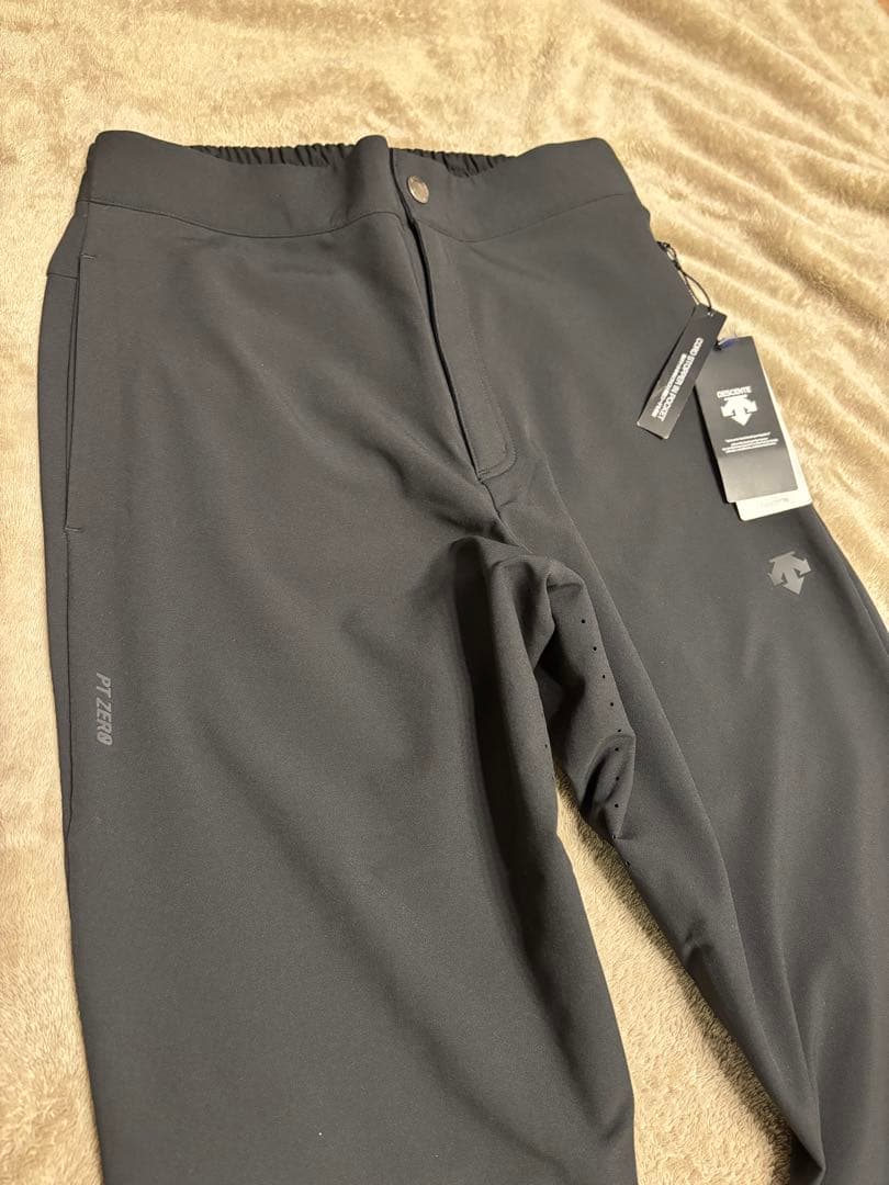 美品★DESCENTE 裏起毛ストレッチ 暖パン　ブラックパンツ