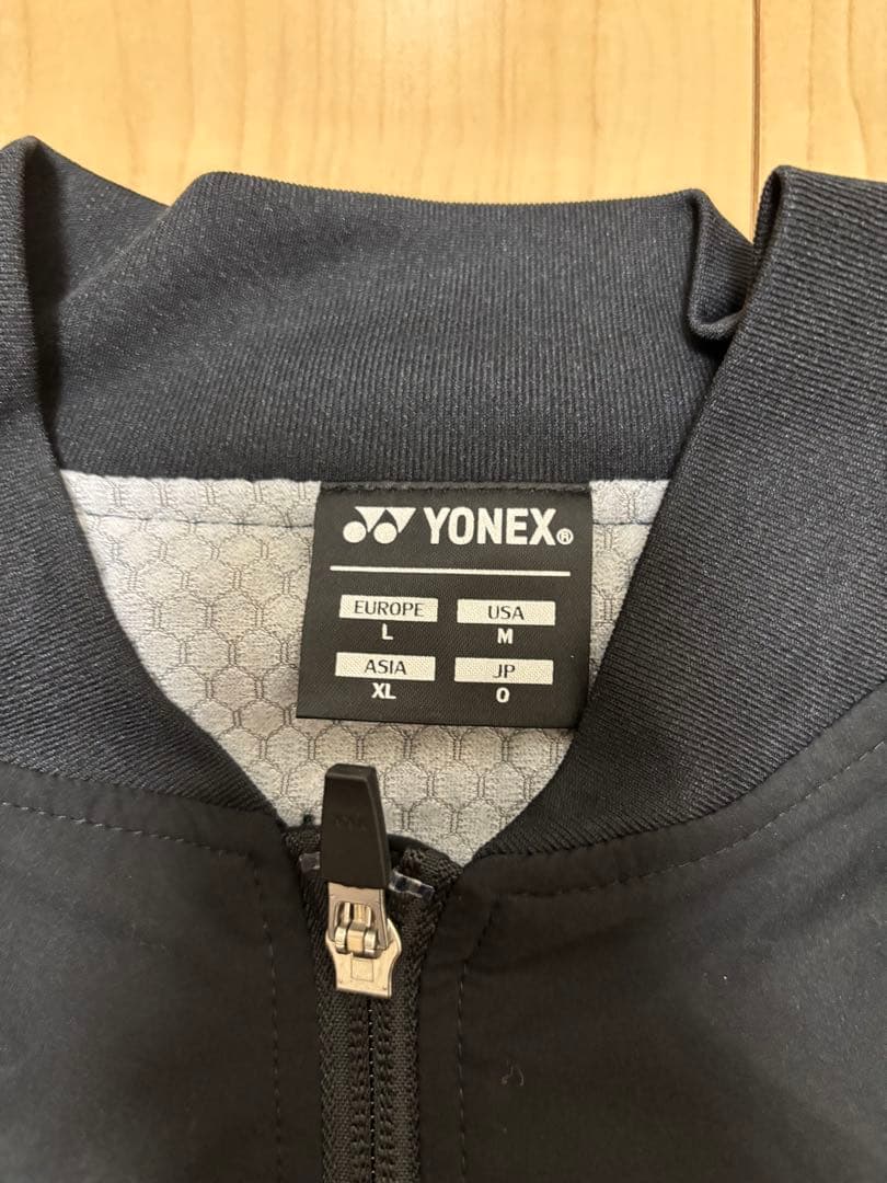 YONEX ブラック ウォームアップ　Oサイズ　上下