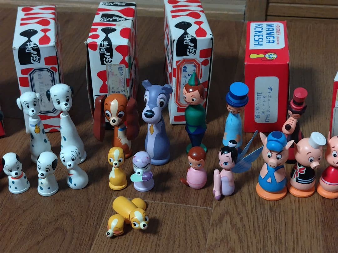 ミ*ン様 未使用 経年保管品ディズニーの城 まんがこけし 9種キャラミッキーマウ