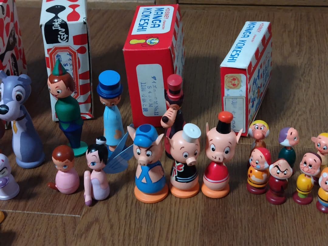 ミ*ン様 未使用 経年保管品ディズニーの城 まんがこけし 9種キャラミッキーマウ