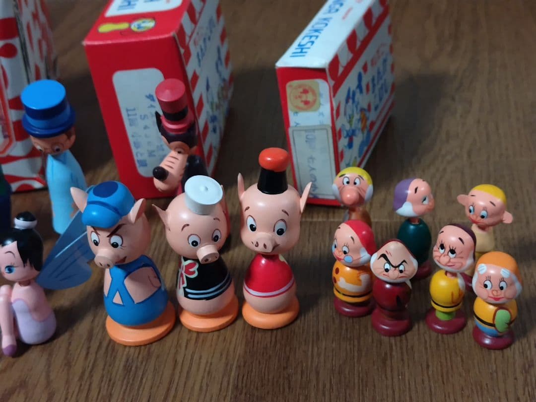 ミ*ン様 未使用 経年保管品ディズニーの城 まんがこけし 9種キャラミッキーマウ