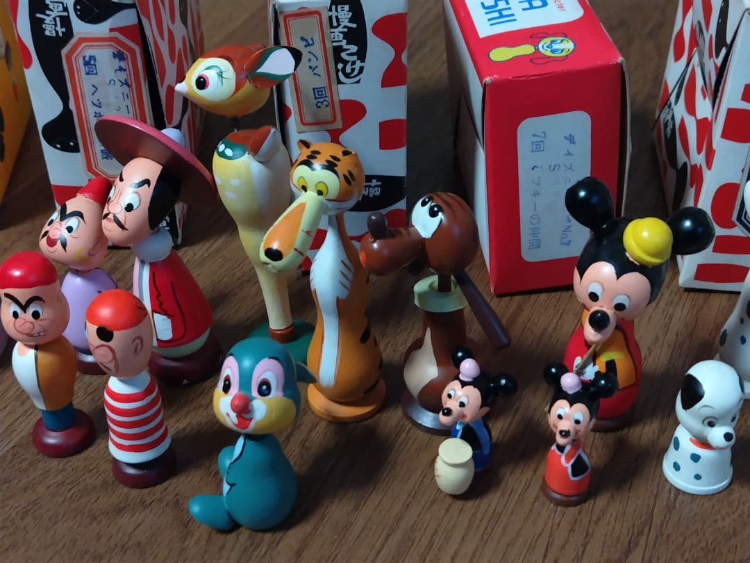 ミ*ン様 未使用 経年保管品ディズニーの城 まんがこけし 9種キャラミッキーマウ