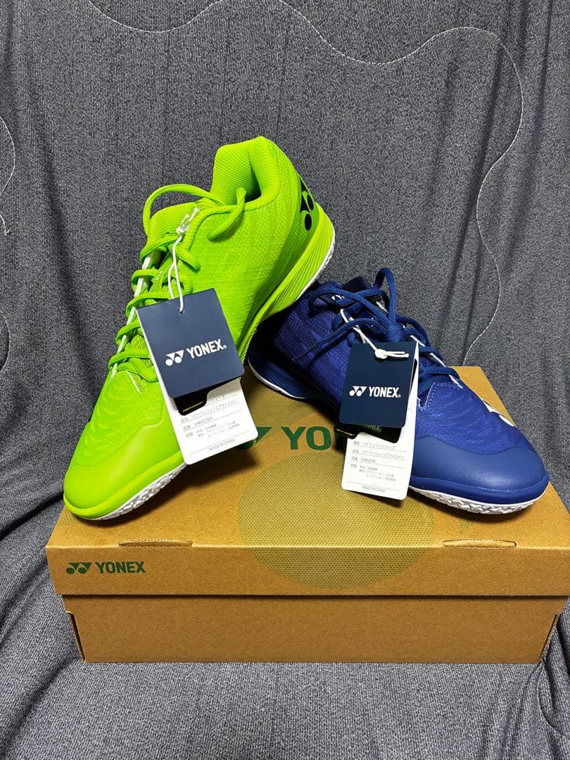 ヨネックス　バドミントン　シューズ　左右非対称　26.5 バカ履き　エアラスＺ
