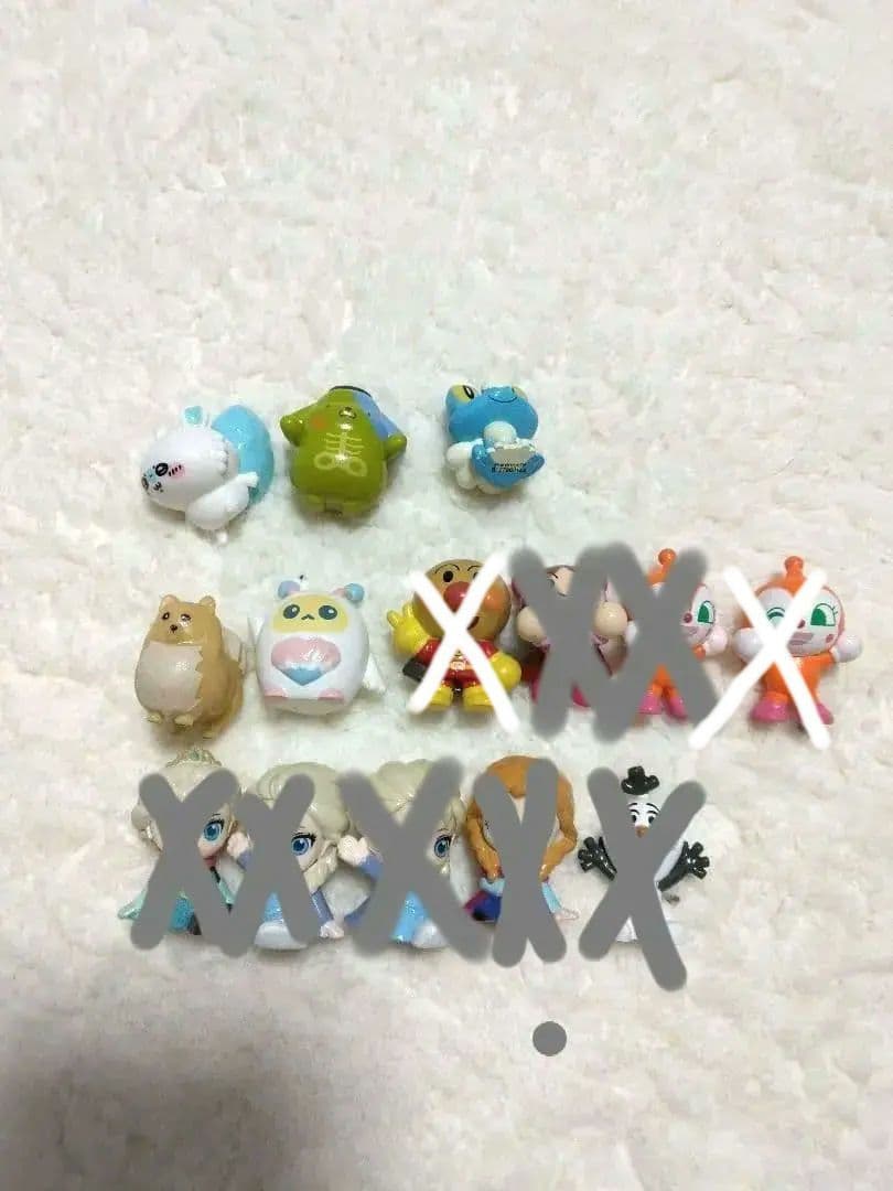 バスボール　びっくらたまご　フィギュア　エルサ　ドキンちゃん　アンパンマン