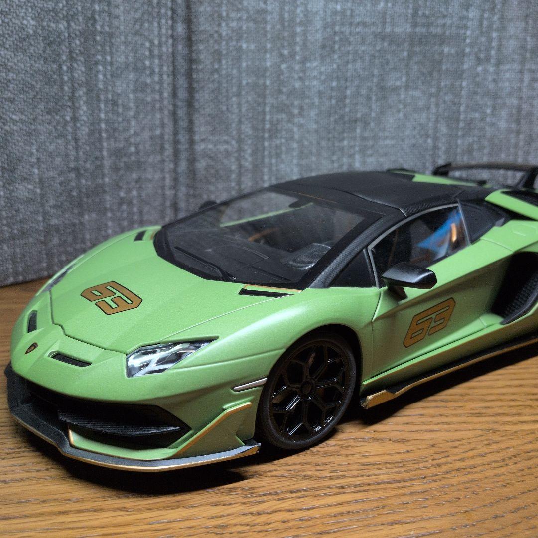 アヴェンタドール ロードスター1:18スケール 　マットグリーン 63