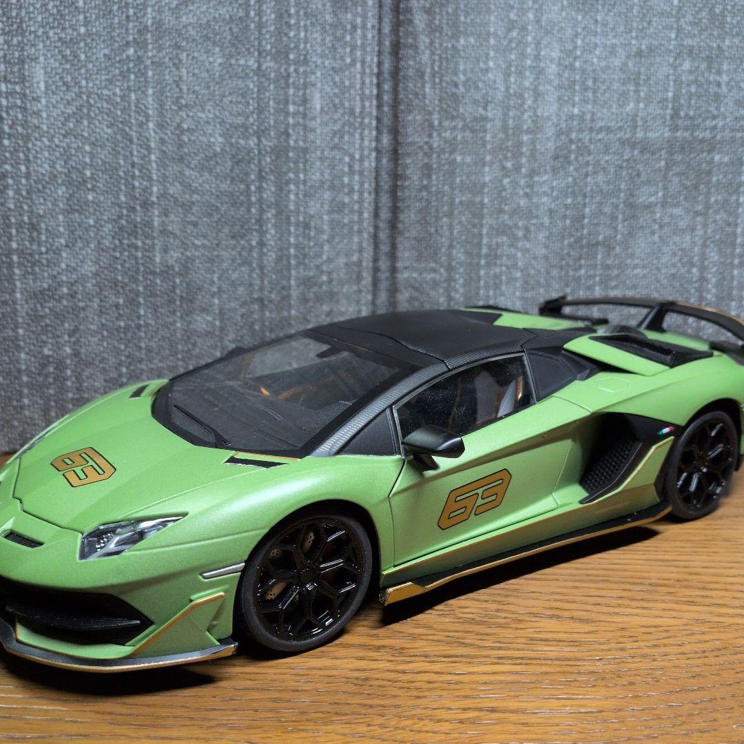 アヴェンタドール ロードスター1:18スケール 　マットグリーン 63