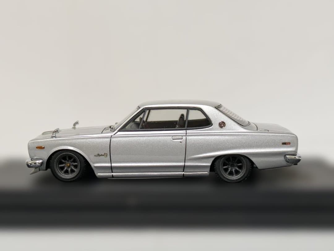 イグニッション モデル 1/43 スカイライン 2000GT-X KGC10 銀
