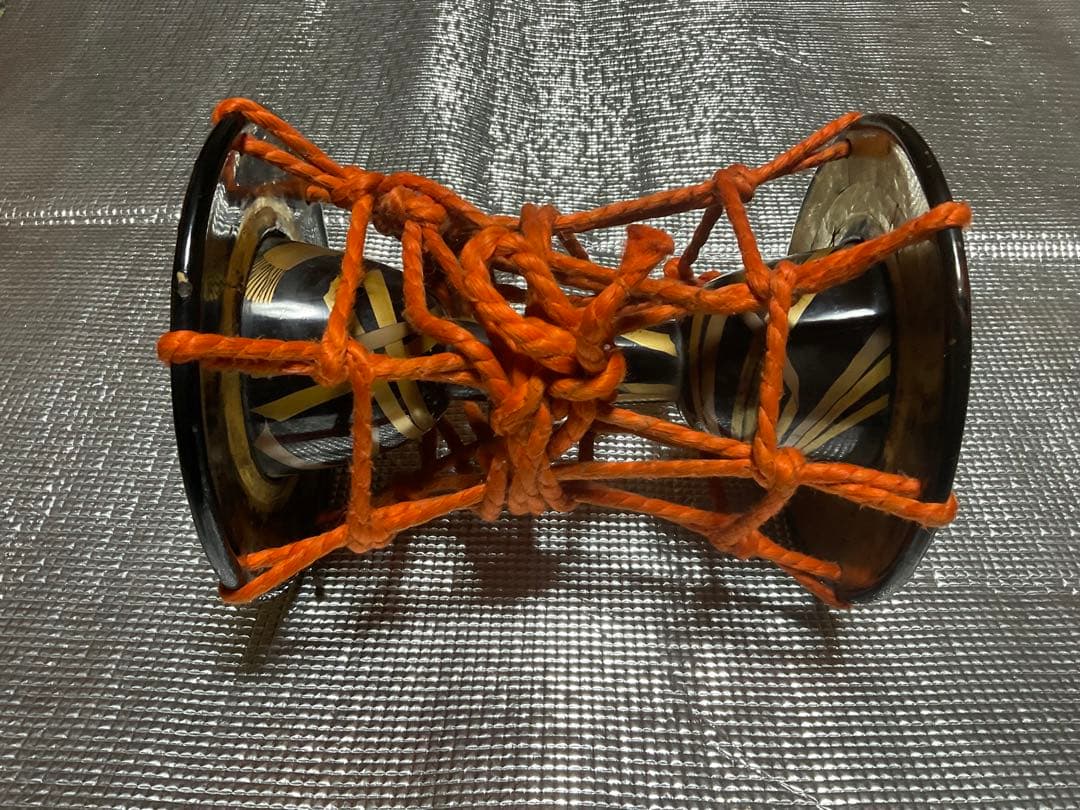 鼓／年代物。金時絵【汚れ、鼓裏にヒビ割れが少しだけ御座います。】