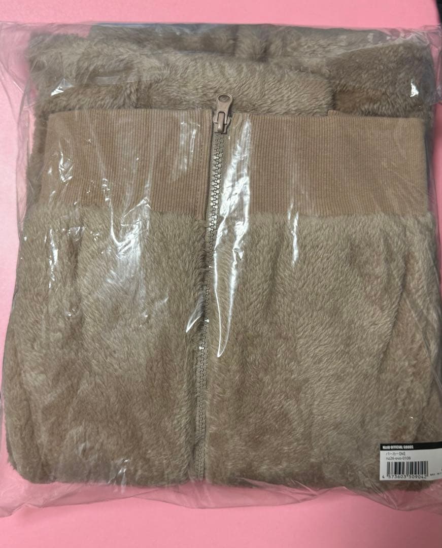 NiziU NEW EvoNUtion フーディー　パーカー　Mサイズ