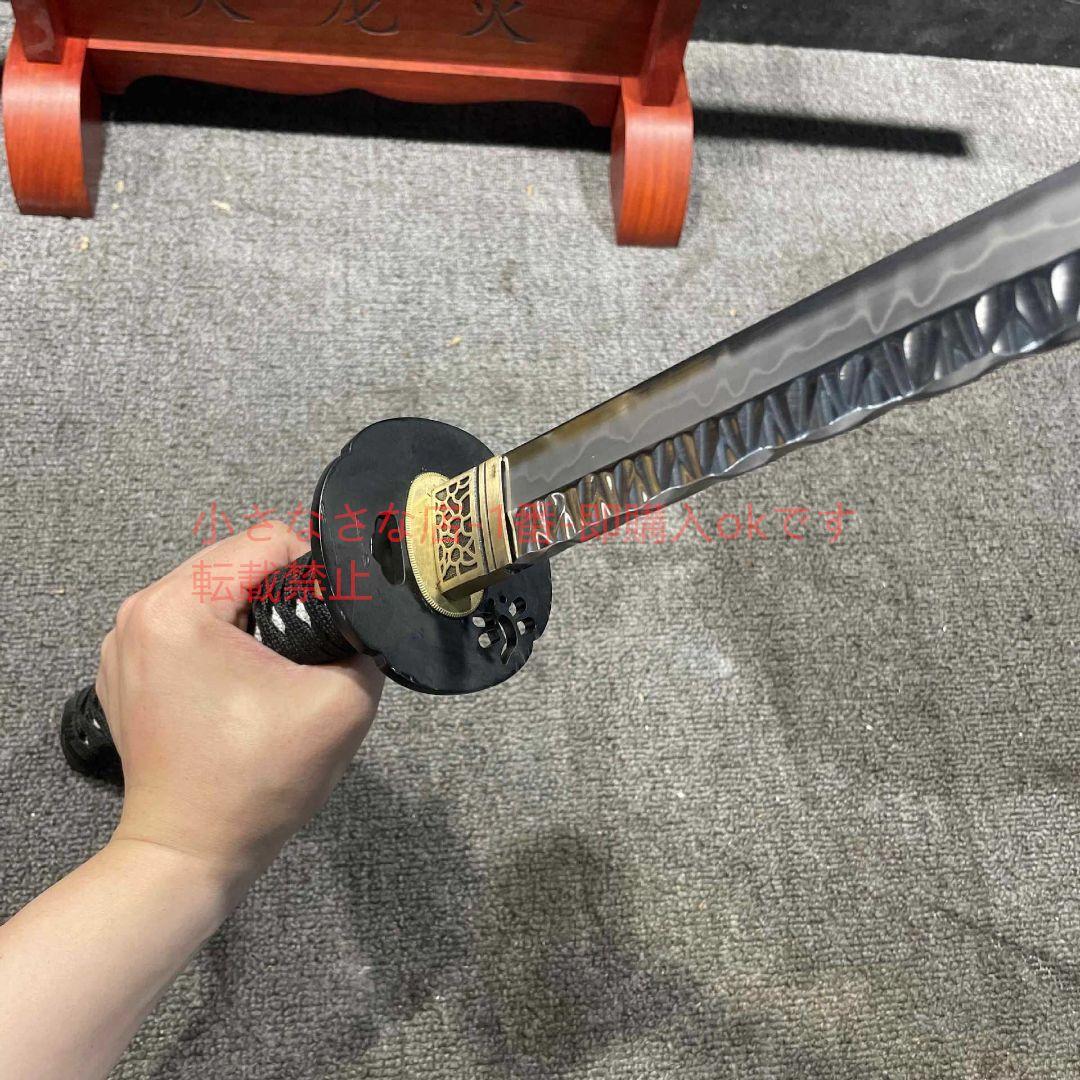 耀金石紋の武士が刀を打つ 古兵器 武具 刀装具 日本刀 模造刀 居合刀