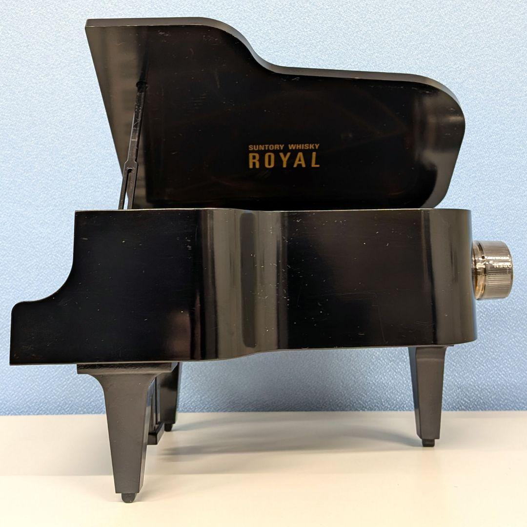 サントリーローヤル　ピアノ型ボトル　特級　従価税率適用　600ml 43％　箱無