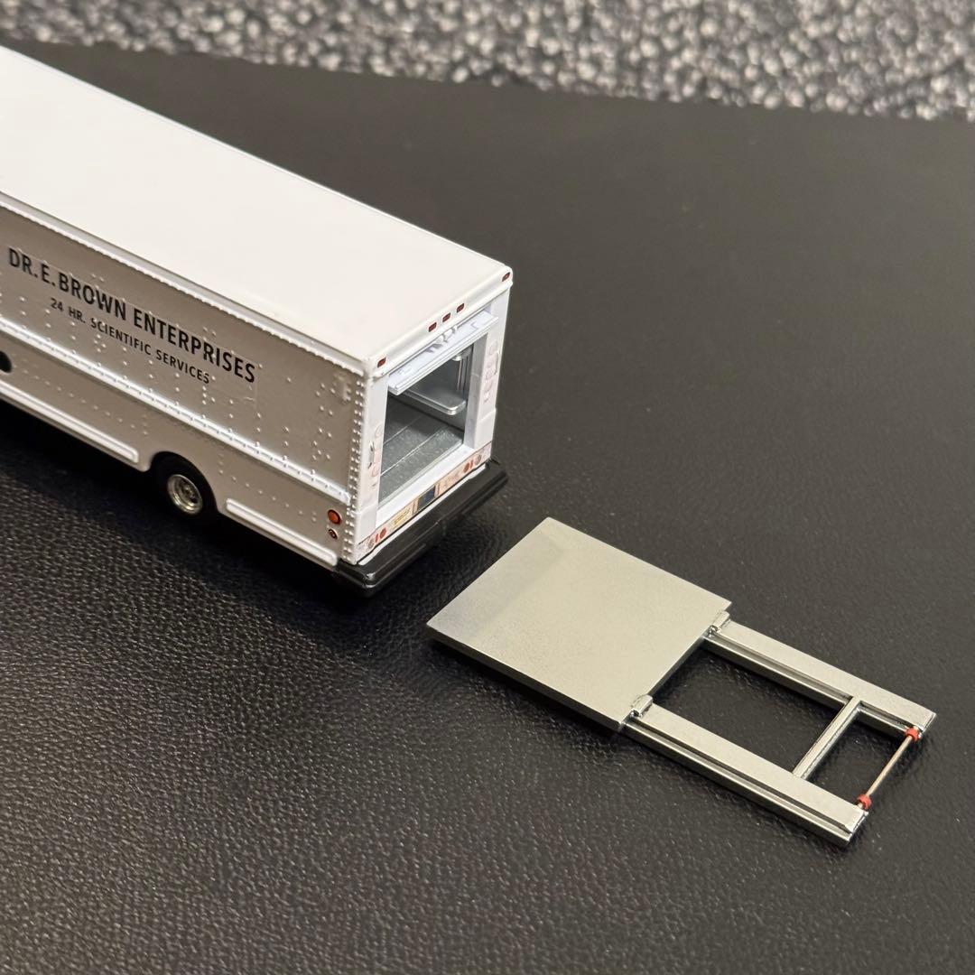 ドクのバン カスタム バックトゥザフューチャー デロリアン ②