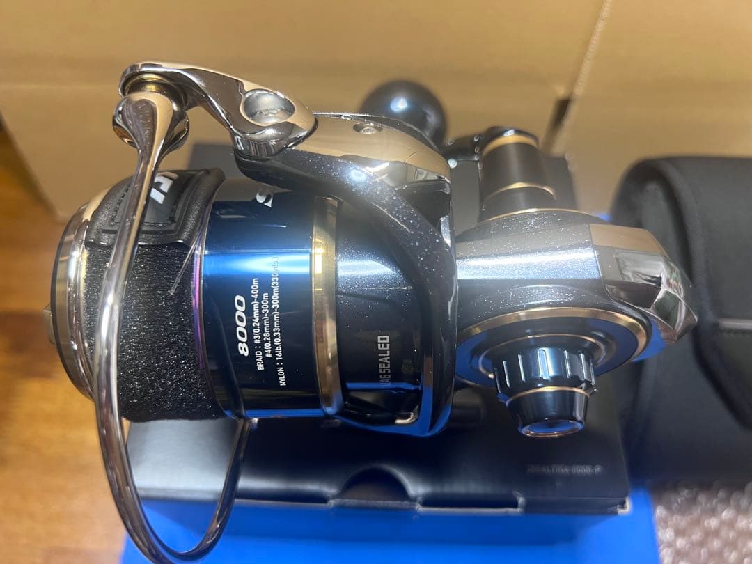 Daiwa SALTIGA 8000-P リール 収納ケース付き