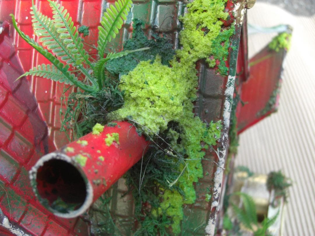 トーマス機関車 戦車 ロケット オブジェ 目が動く不思議な空間 家/倉庫 要塞