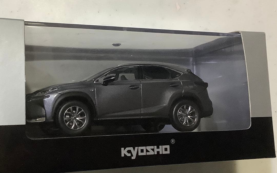レクサス　NX　200t　1/43　京商　ミニカー　モデルカー　LEXUS