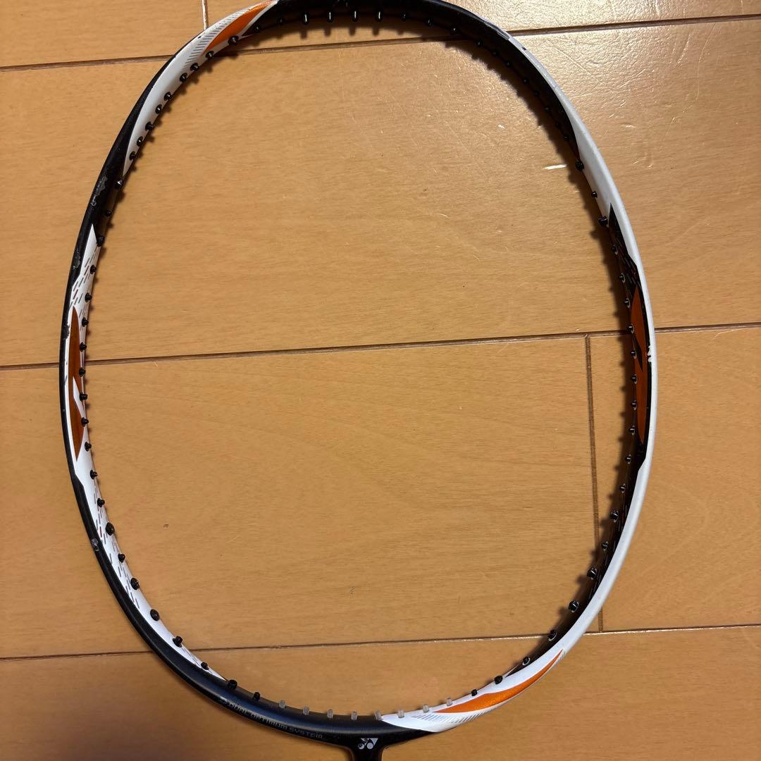 バドミントンラケット デュオラz-strikeジャンク品
