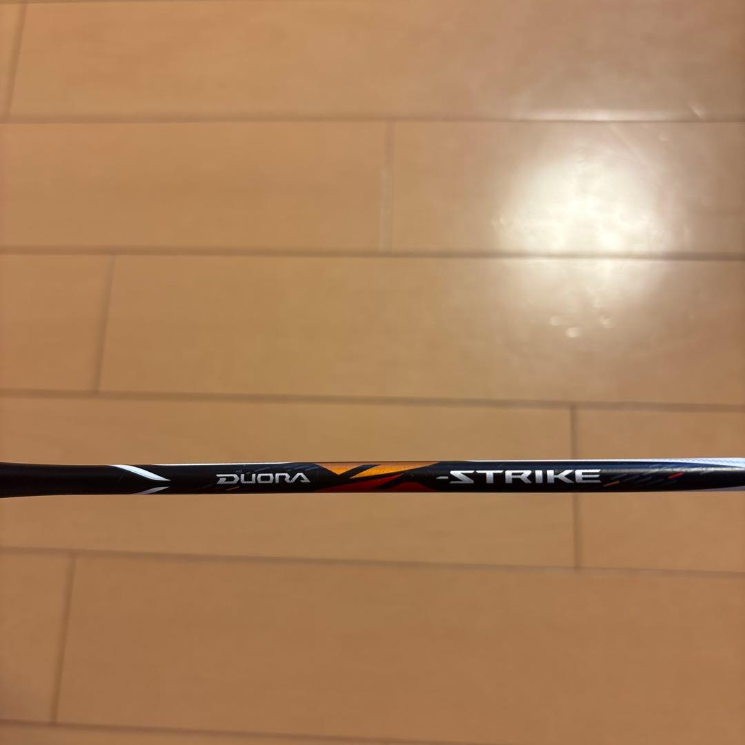 バドミントンラケット デュオラz-strikeジャンク品