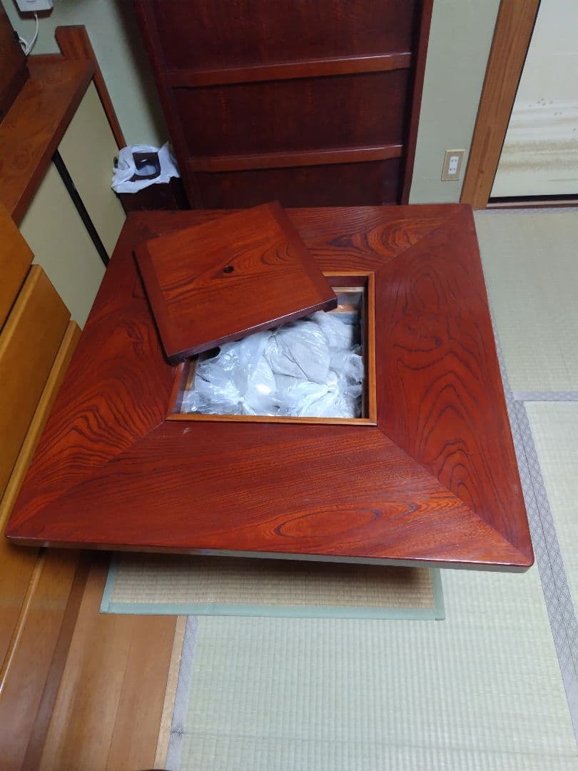 囲炉裏ダイニングテーブル　正方形　銅製火鉢付　灰付　上段のみ