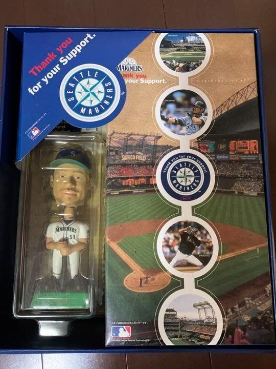 非売品★未開封レア品 イチロー首振り人形、カード、長袖Tシャツ