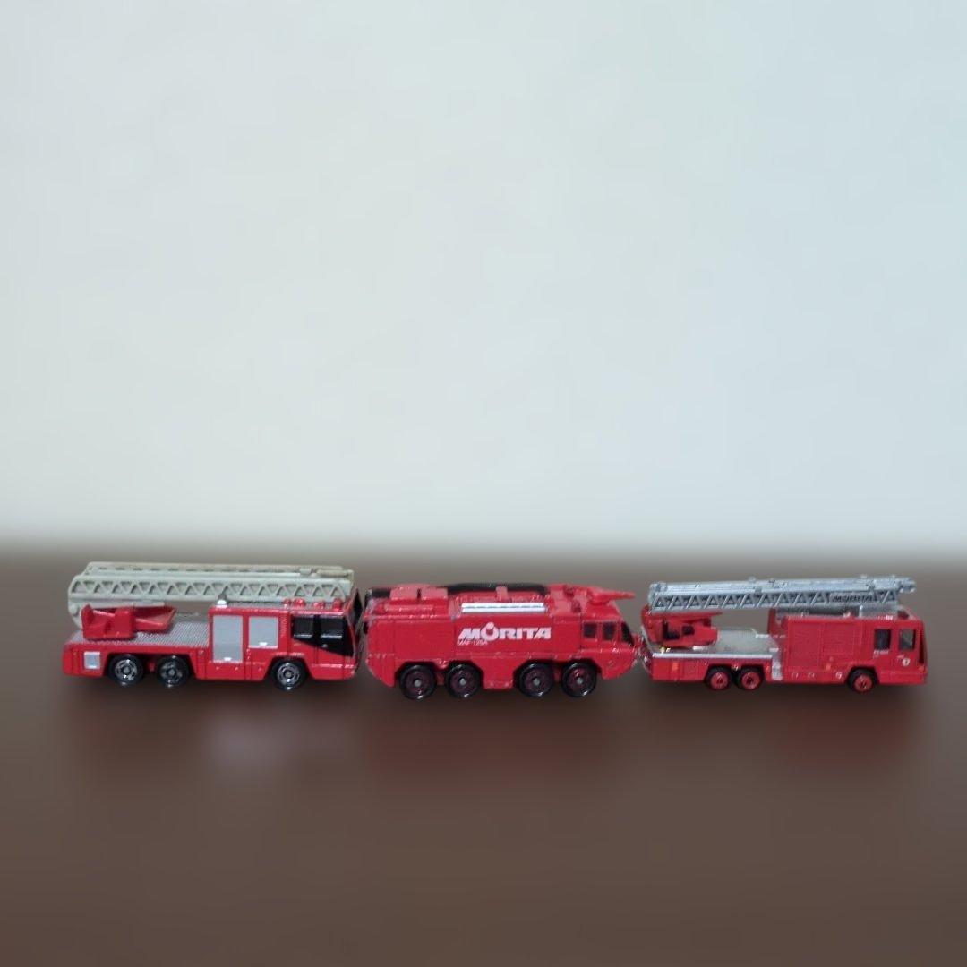 トミカ17個セット　ヤマト運輸(非売品)　パトカー　消防車　はしご車　警察車両