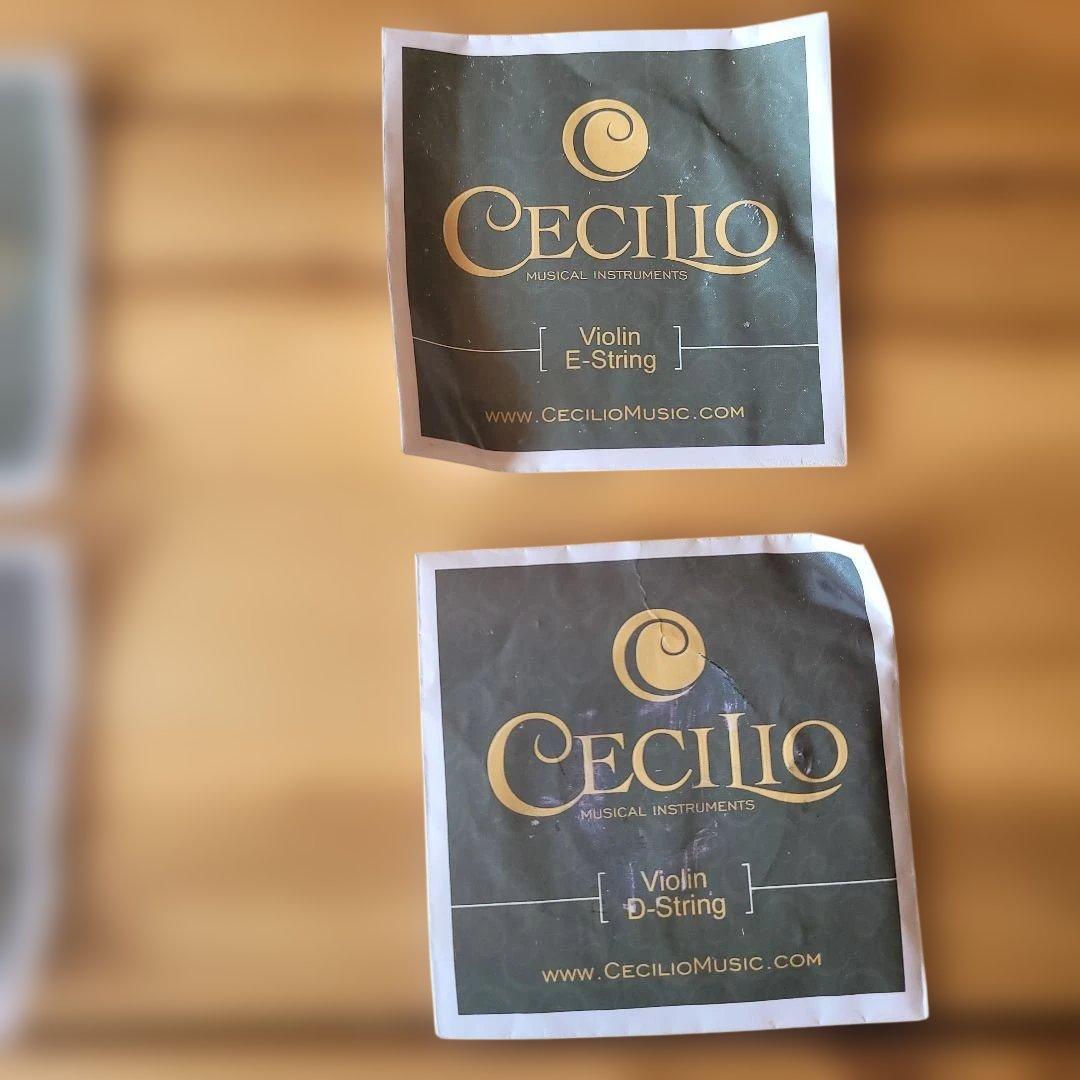 バイオリン1/16 本体と弓2本 ケース付き