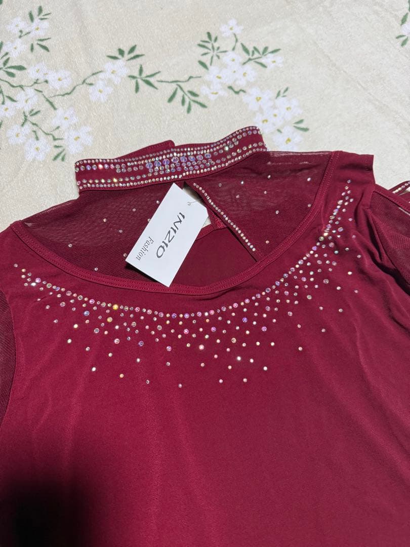 社交ダンス　INIZIOトップス　ストーン付き 新品