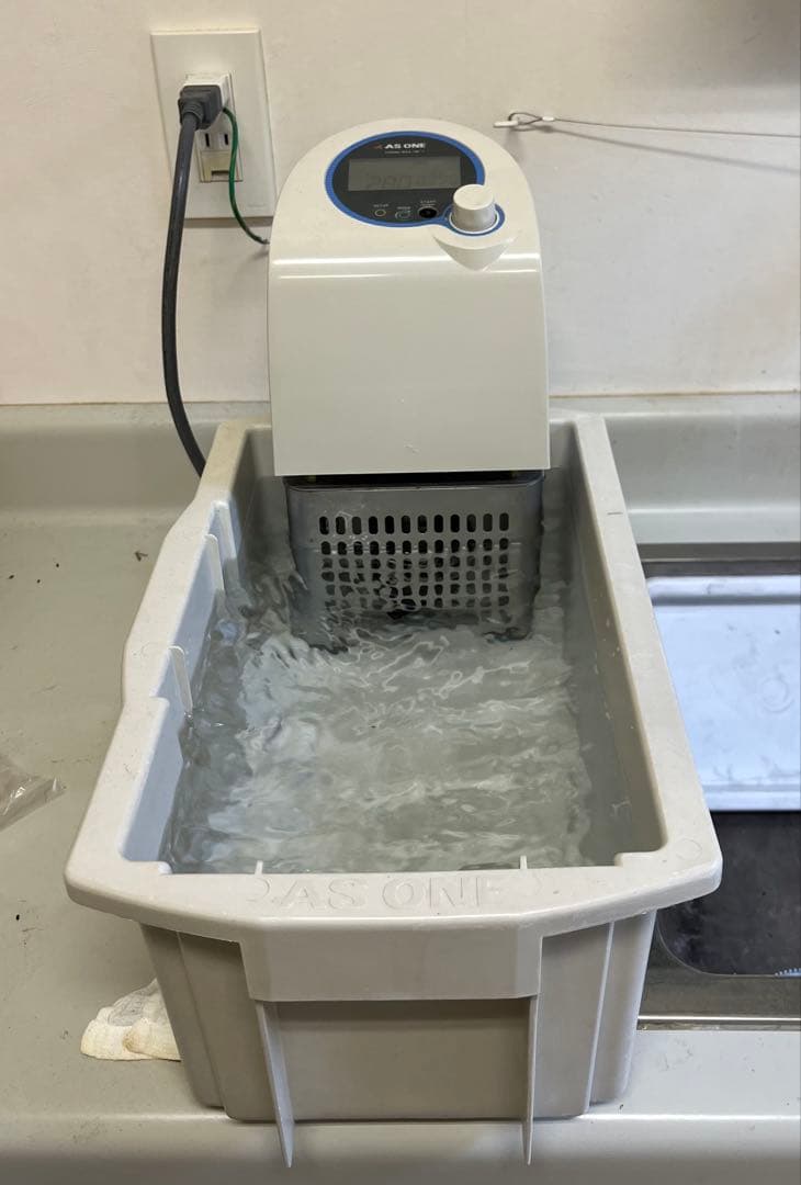 デジタル恒温水槽　TM-1 AS ONE製